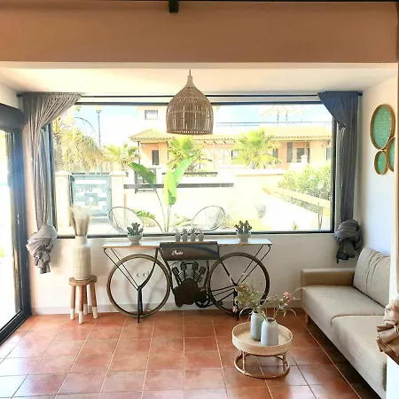 Wind Sheltered, Big Chill Out,3 Rooms,2 Bath بيت للعطل