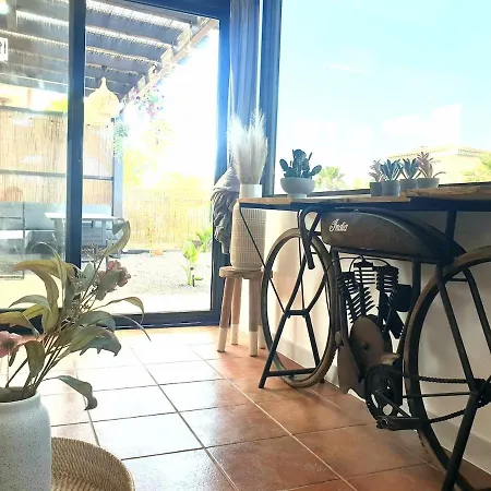 Wind Sheltered, Big Chill Out,3 Rooms,2 Bath Дом отдыха *